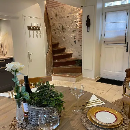 Casa vacanze Les Maisons D'augustine, Demeure De Charme De La Cour Ste Catherine Honfleur