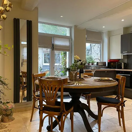 Casa vacanze Les Maisons D'augustine, Demeure De Charme De La Cour Ste Catherine Honfleur