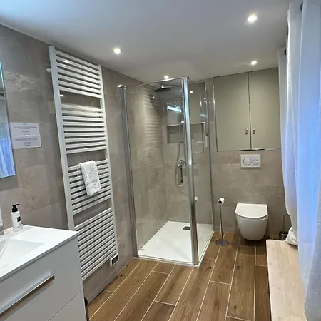 Casa vacanze Les Maisons D'augustine, Demeure De Charme De La Cour Ste Catherine *