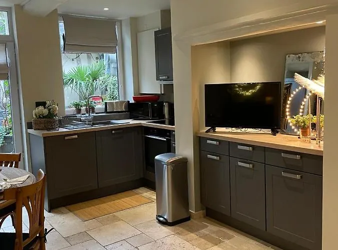 Les Maisons D'augustine, Demeure De Charme De La Cour Ste Catherine Онфлер