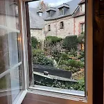 Semesterbostad Les Maisons D'augustine, Demeure De Charme De La Cour Ste Catherine Honfleur