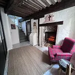 Les Maisons D'augustine, Demeure De Charme De La Cour Ste Catherine Holiday home Honfleur