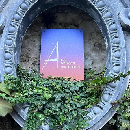 Semesterbostad Les Maisons D'augustine, Demeure De Charme De La Cour Ste Catherine