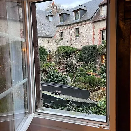 Feriehus Les Maisons D'augustine, Demeure De Charme De La Cour Ste Catherine Honfleur