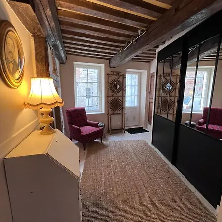 Les Maisons D'augustine, Nouvelle Demeure De La Cour Ste Catherine