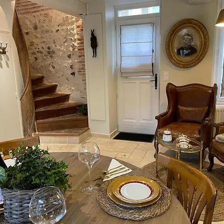 בית נופש Les Maisons D'augustine, Demeure De Charme De La Cour Ste Catherine *