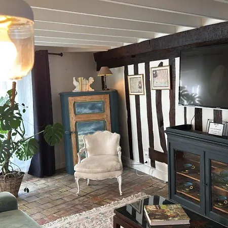 Holiday home Les Maisons D'augustine, Demeure De Charme De La Cour Ste Catherine