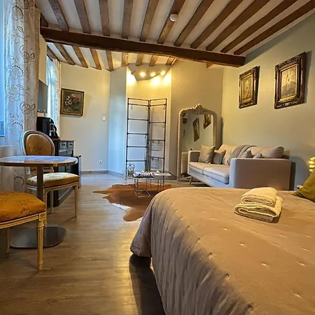 Les Maisons D'augustine, Demeure De Charme De La Cour Ste Catherine Holiday home *
