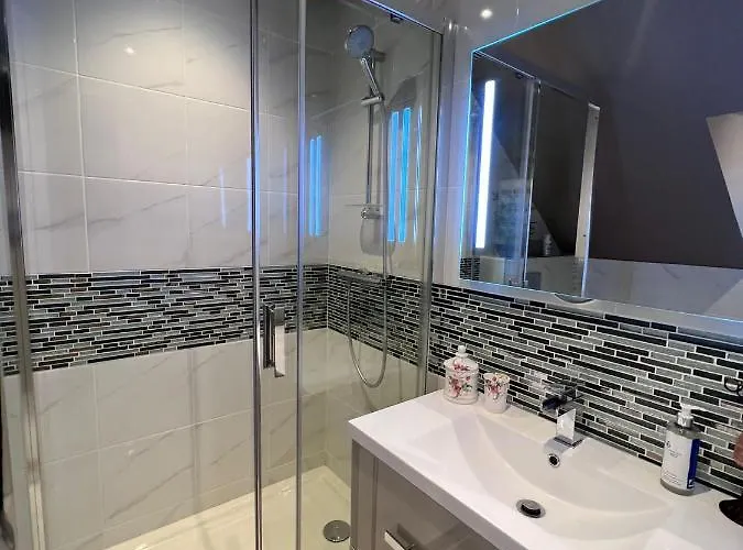 בית נופש Les Maisons D'augustine, Demeure De Charme De La Cour Ste Catherine