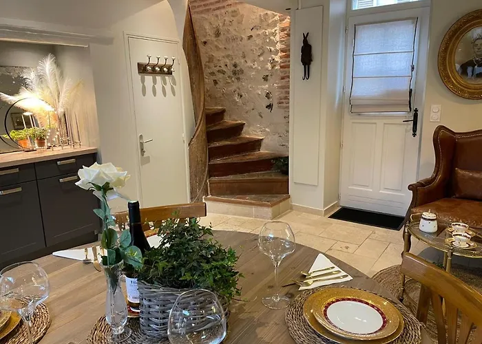 בית נופש Les Maisons D'augustine, Demeure De Charme De La Cour Ste Catherine הונפלר