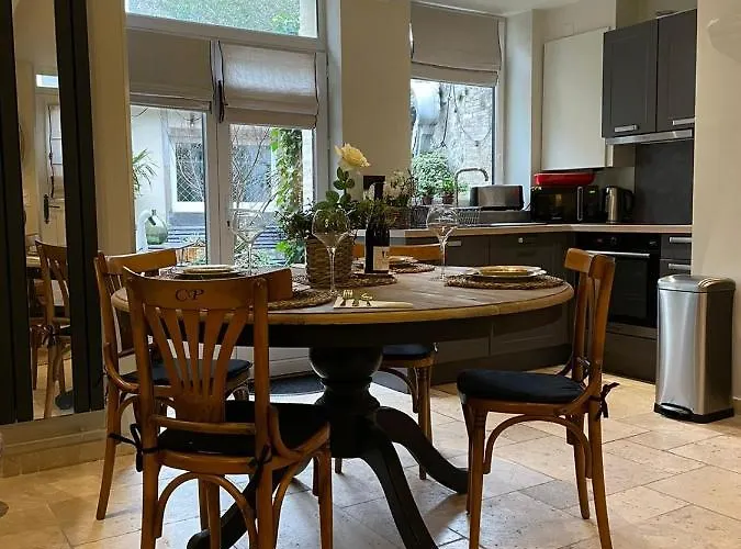 Les Maisons D'augustine, Demeure De Charme De La Cour Ste Catherine