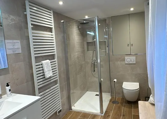 Дом отдыха Les Maisons D'augustine, Demeure De Charme De La Cour Ste Catherine *